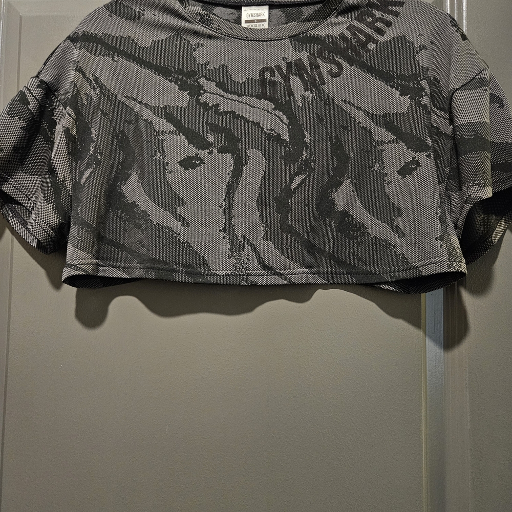 Gymshark Women's Gray Camo Crop Top